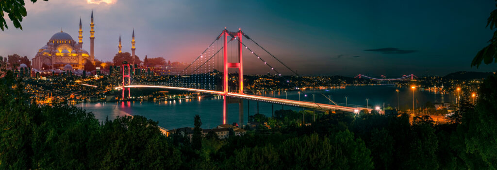 Ponte sul Bosforo, Istanbul, Turchia.