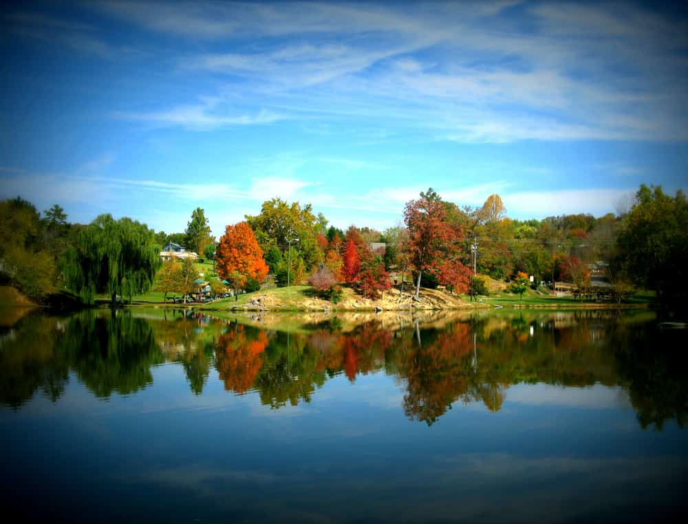 Lake Louise, Carolina del Nord in autunno