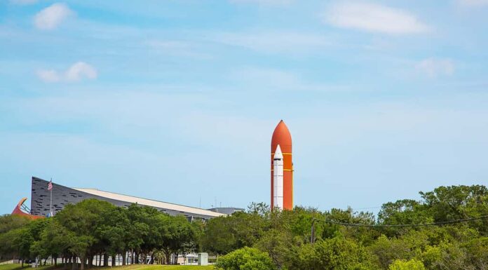 Centro spaziale Kennedy della NASA CAPO CANAVERAL, FLORIDA.  Questo è il razzo utilizzato per andare sulla Luna nel 1969.