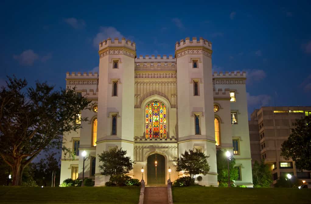 Old State Capitol situato a Baton Rouge, Louisiana.  Uno dei castelli da favola trovati in Louisiana. 