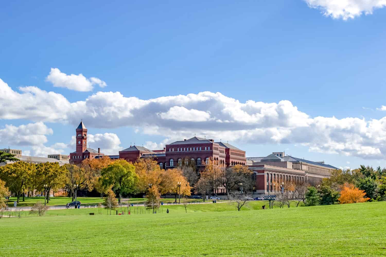 bella vista dell'edificio storico della Clemson University in una giornata di sole