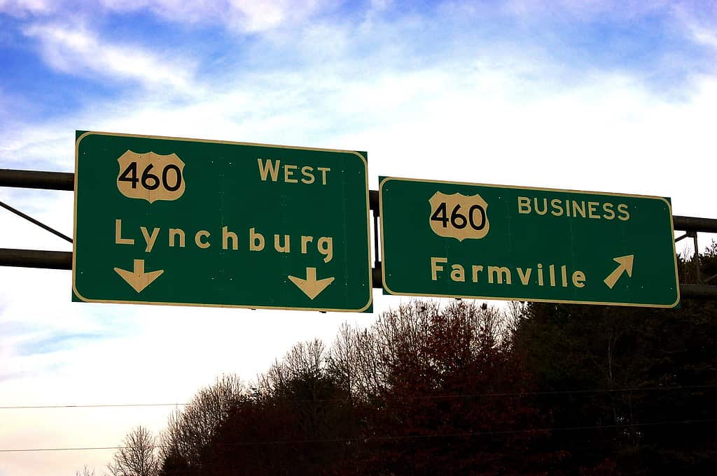 Segnaletica autostradale per Lynchburg e Farmville, Virginia
