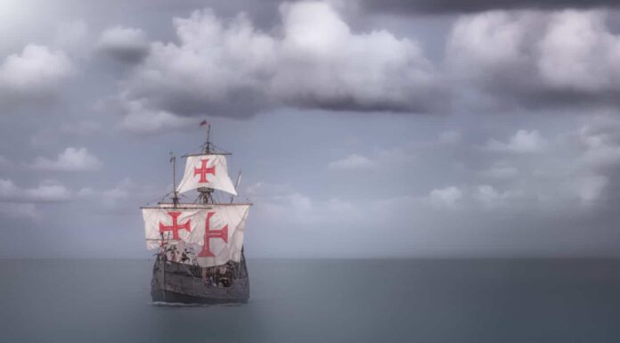 Santa Maria Nau a Porto Santo.  Una replica funzionale è stata costruita sull'isola di Madeira, nel villaggio di pescatori di Camara de Lobos.  La nave è lunga 22 m (72 piedi) e larga 7 m (23 piedi). 