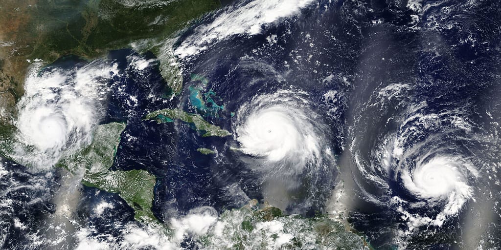 Panoramica dei tre uragani Irma, Jose e Katia nel Mar dei Caraibi e nell'Oceano Atlantico - Elementi di questa immagine forniti dalla NASA