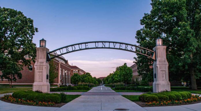 Ingresso ad arco della Purdue University, IN 