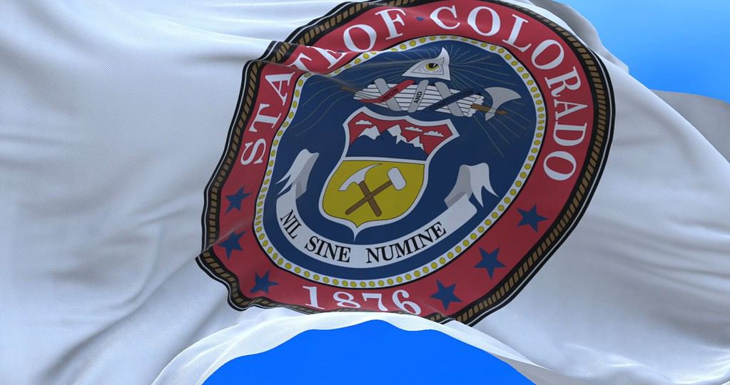 Incredibile bandiera sventolante del sigillo del Colorado.