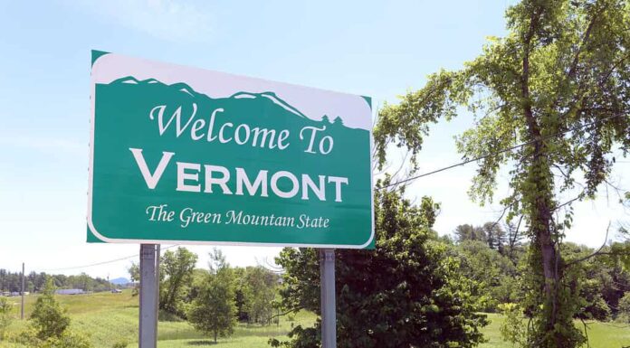 Un segno di benvenuto al confine di stato del Vermont.