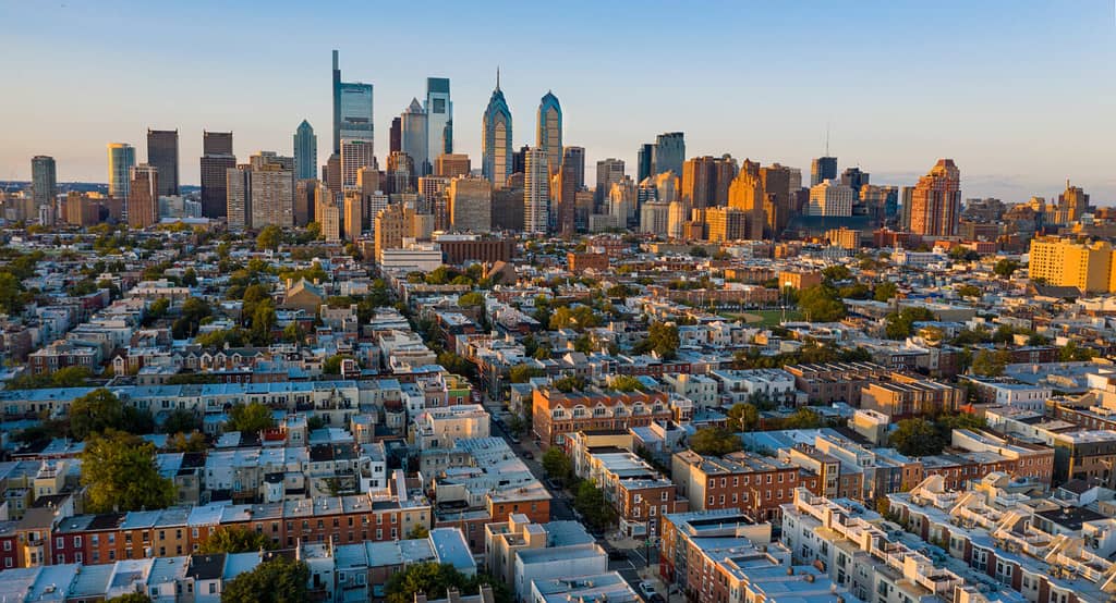 Veduta aerea dei quartieri e delle strade di Philadelphia PA USA