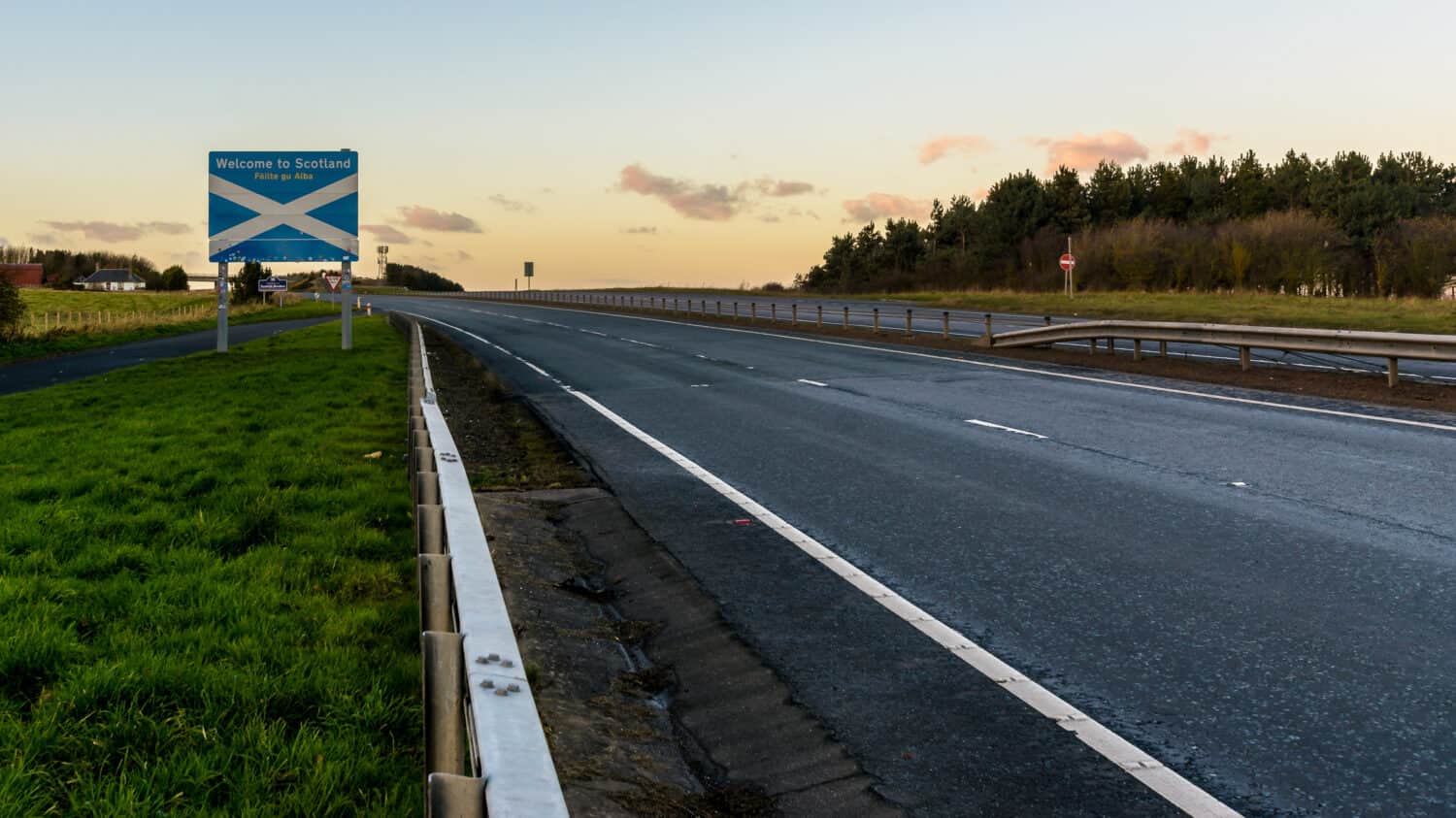 Benvenuti in Scozia Road Sign A, situato al confine tra Scozia e Inghilterra sulla A1