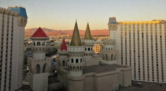 Vista dell'Excalibur Hotel & Casino, Las Vegas da una camera d'albergo all'interno della proprietà