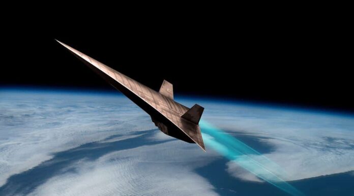 Uno scramjet senza equipaggio vola verso lo spazio vicino al bordo dell'atmosfera terrestre.  I due motori utilizzano l'aria rarefatta per l'ossigeno.  - Elementi di questa immagine per gentile concessione della NASA