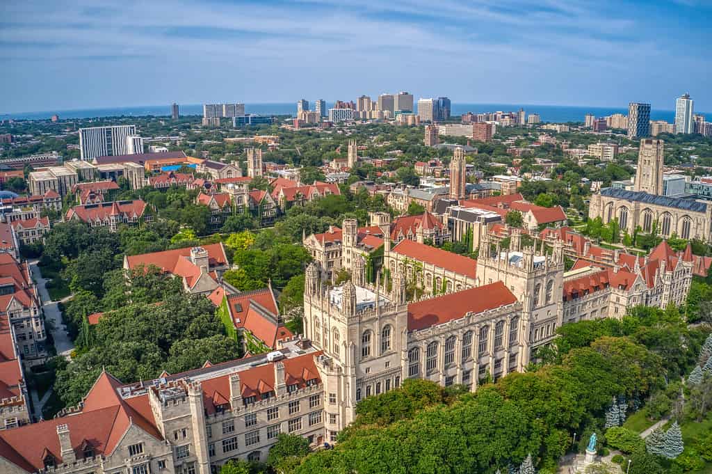 Veduta aerea di una grande università nel quartiere di Hyde Park a Chicago