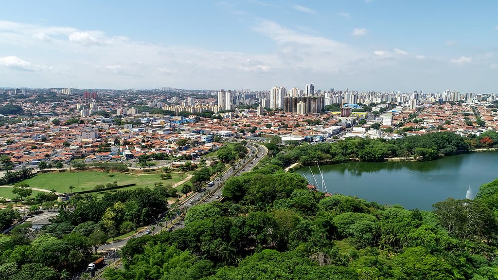 Laguna Taquaral a Campinas, vista dall'alto, parco del Portogallo, San Paolo, Brasile