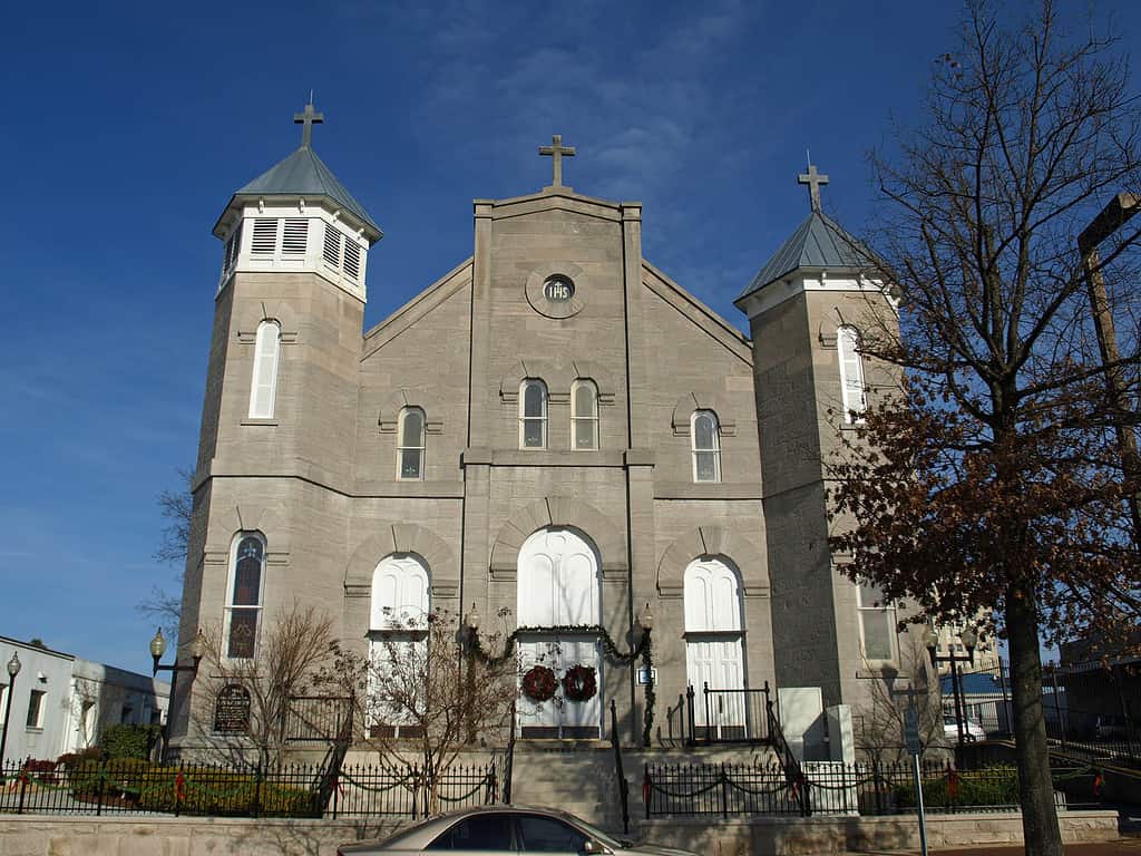 Chiesa cattolica di Santa Maria della Visitazione a Huntsville, Alabama, iscritta nel registro nazionale dei luoghi storici