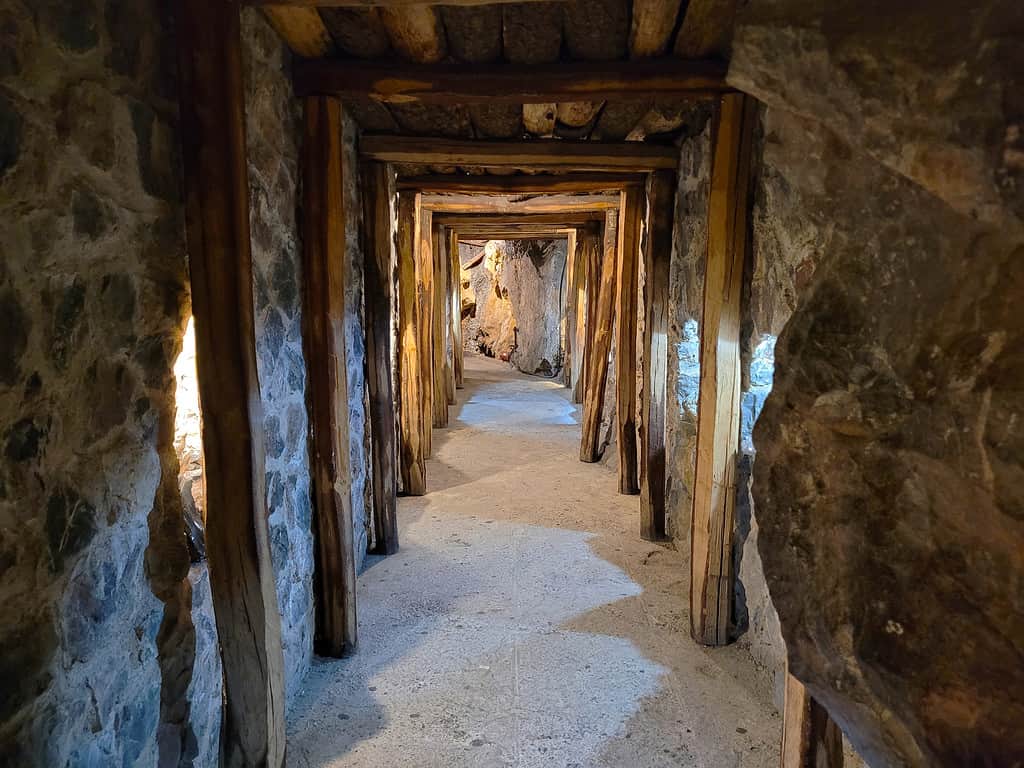 Ingresso a una replica di una miniera nella città di Taxco in Messico