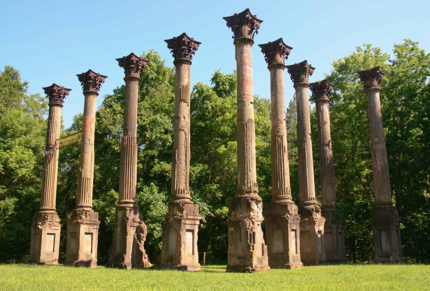 Le rovine della Windsor Plantation, la casa più grande nella storia del Mississippi.