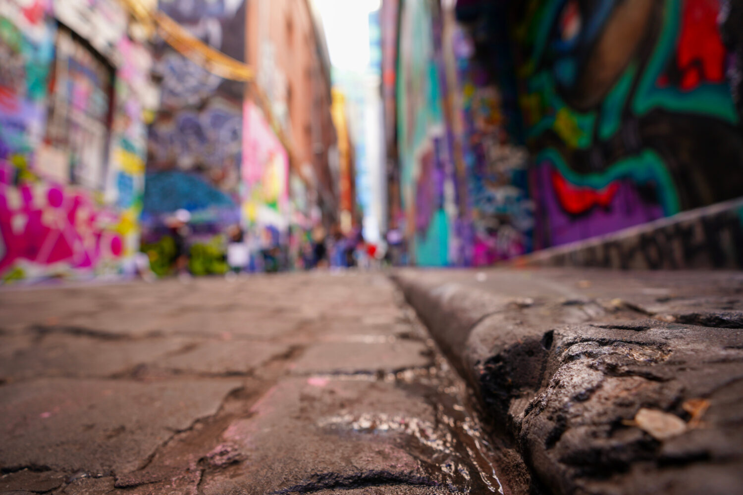 Graffiti colorati nella corsia più calda di Melbourne.