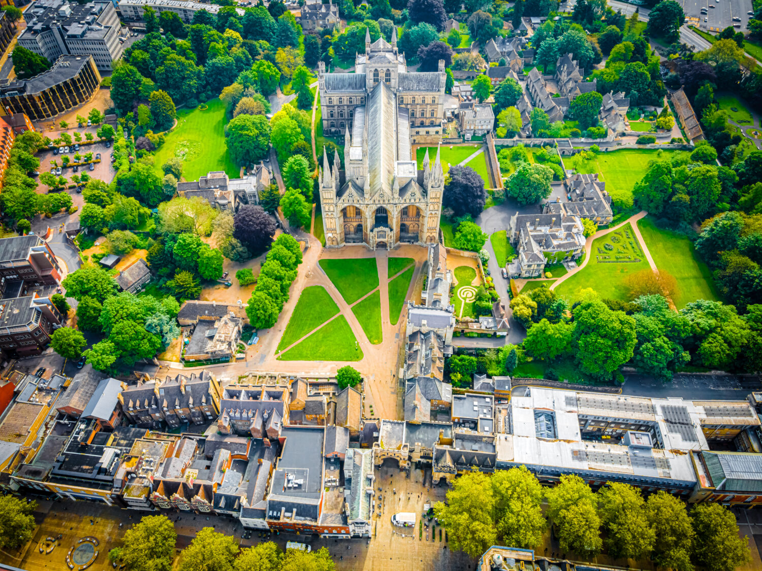 Veduta aerea della Cattedrale di Peterborough, conosciuta anche come Cattedrale di San Pietro, nel Regno Unito