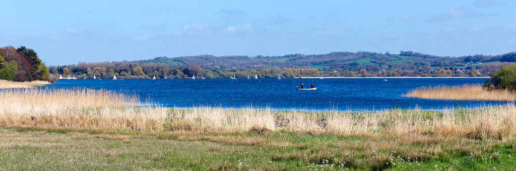 Panorama del lago Chew Valley e del bacino idrico Somerset Inghilterra, un sito importante per il birdwatching della fauna selvatica, la vela e la pesca