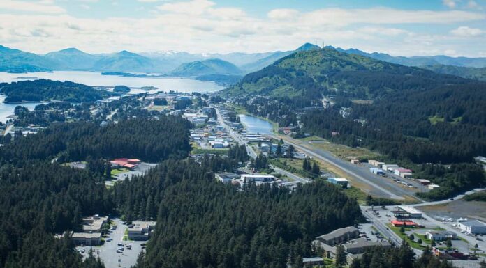Veduta aerea della città di Kodiak Alaska