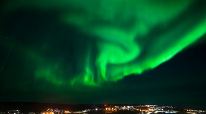 Aurora boreale su Iqaluit