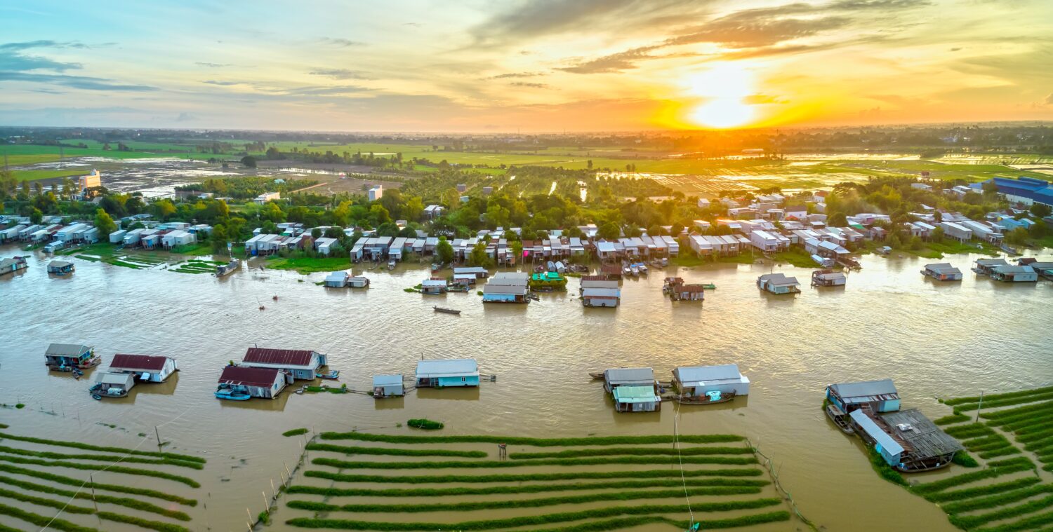 Città di Chau Doc, provincia di An Giang, Vietnam, veduta aerea.  Questa è una città al confine con la Cambogia, nella regione del delta del Mekong in Vietnam.