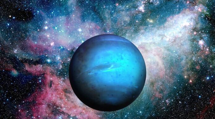 Sistema Solare - Nettuno.  È l'ottavo e il più lontano pianeta dal Sole nel Sistema Solare.  È un pianeta gigante.  Nettuno ha 14 satelliti conosciuti.  Elementi di questa immagine forniti dalla NASA.