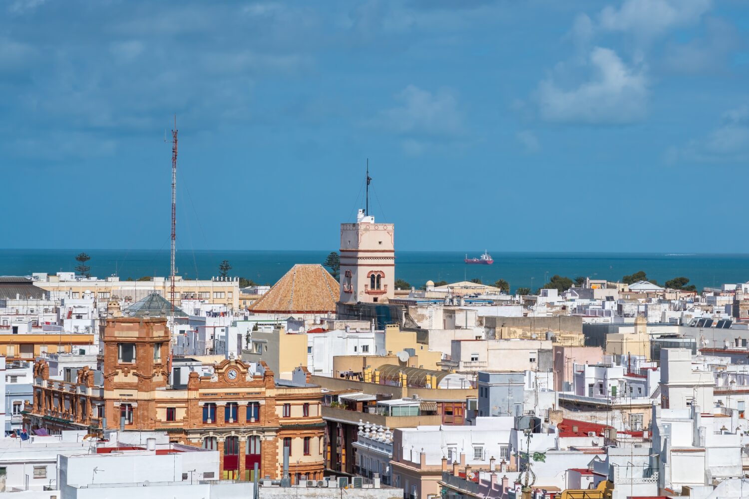 Veduta aerea di Cadice con Torre Tavira - Cadice, Andalusia, Spagna