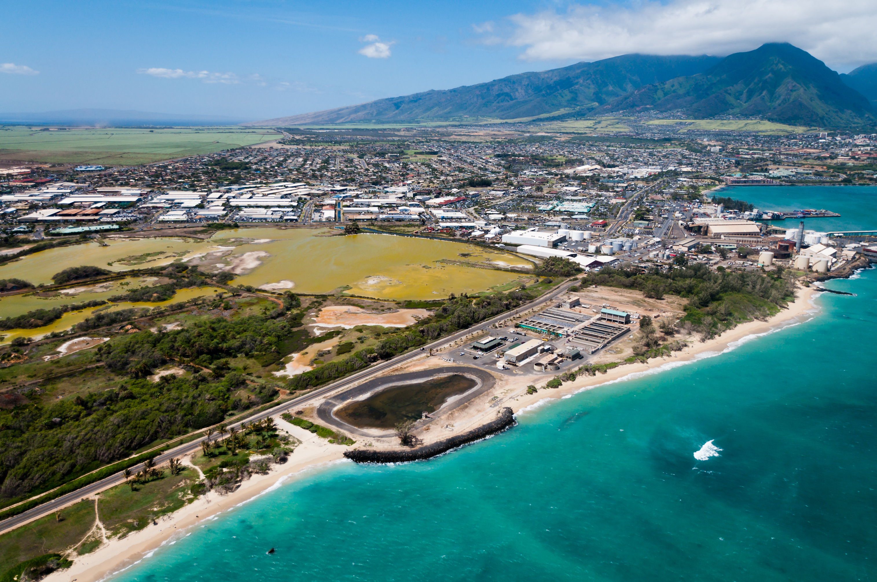Una veduta aerea di una spiaggia di Maui