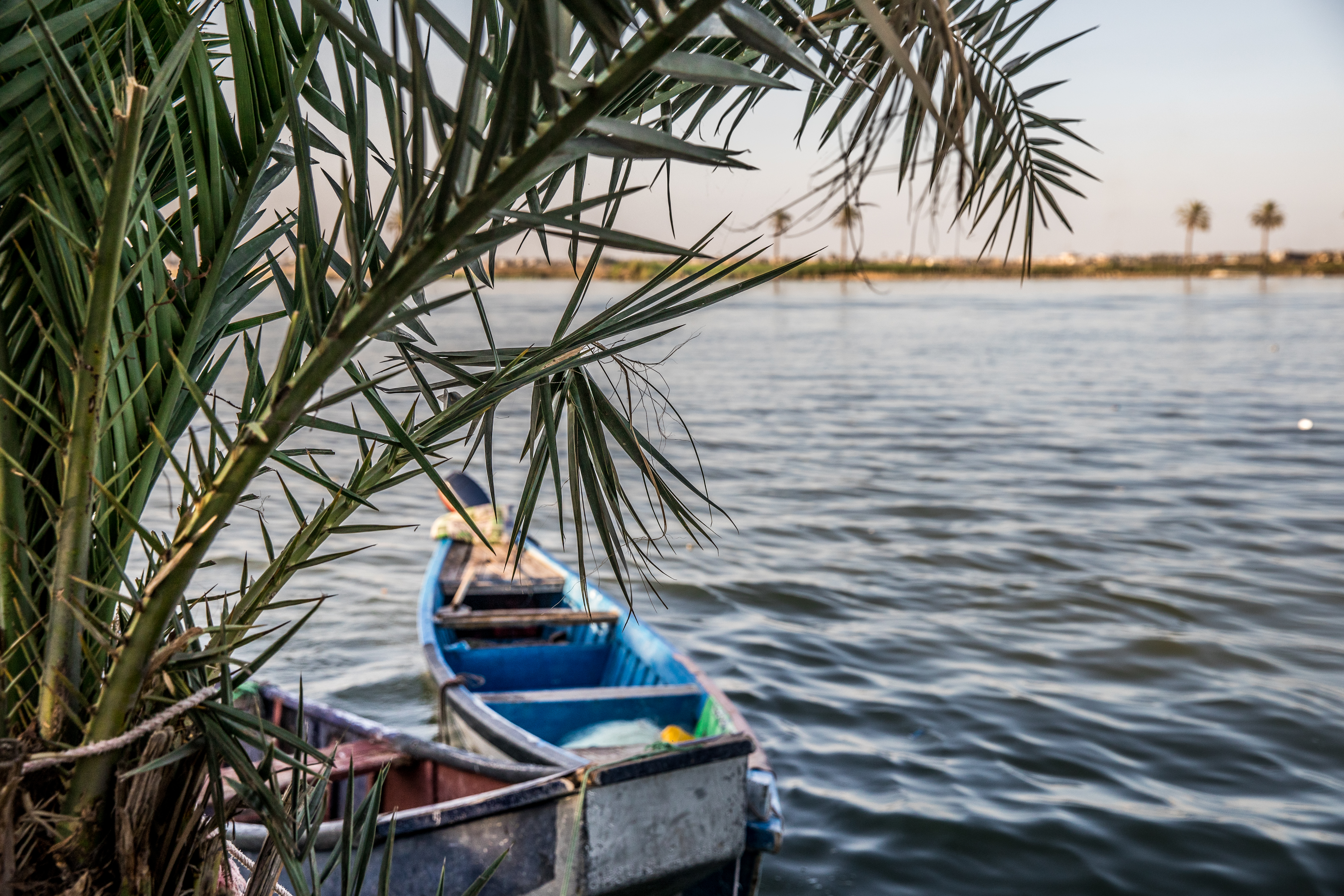 Barche da pesca sul fiume Tigri in Iraq