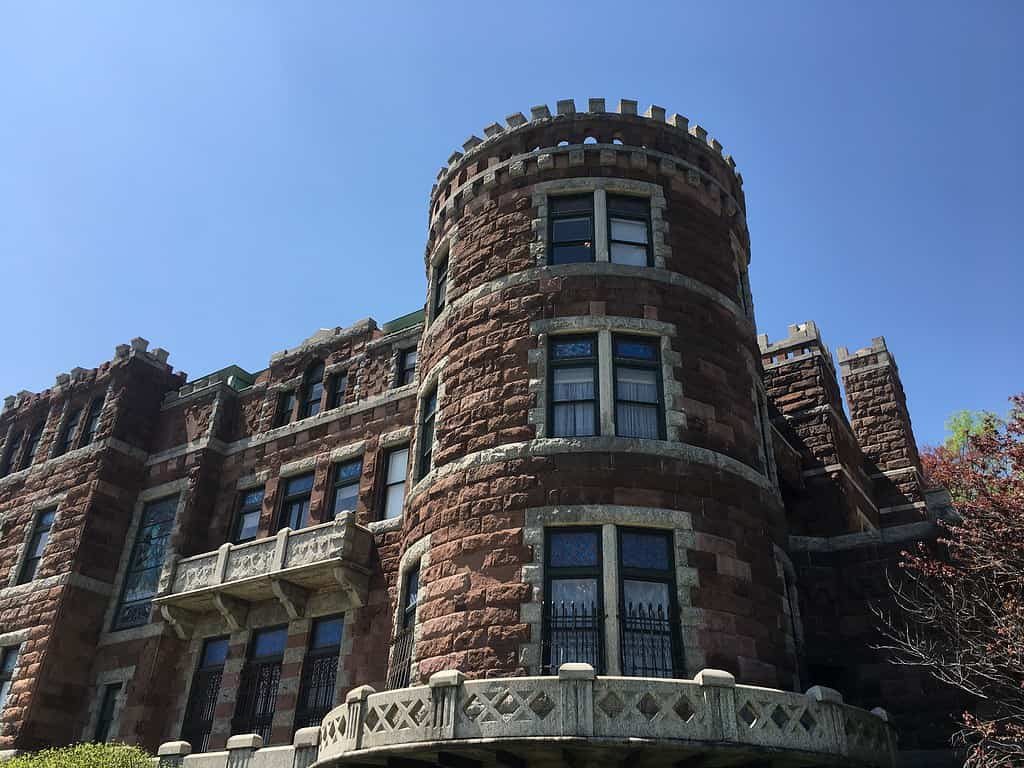 Lambert Castle, Paterson, New Jersey, Stati Uniti.  Paterson è cresciuta fino a diventare una delle città più grandi del New Jersey. 