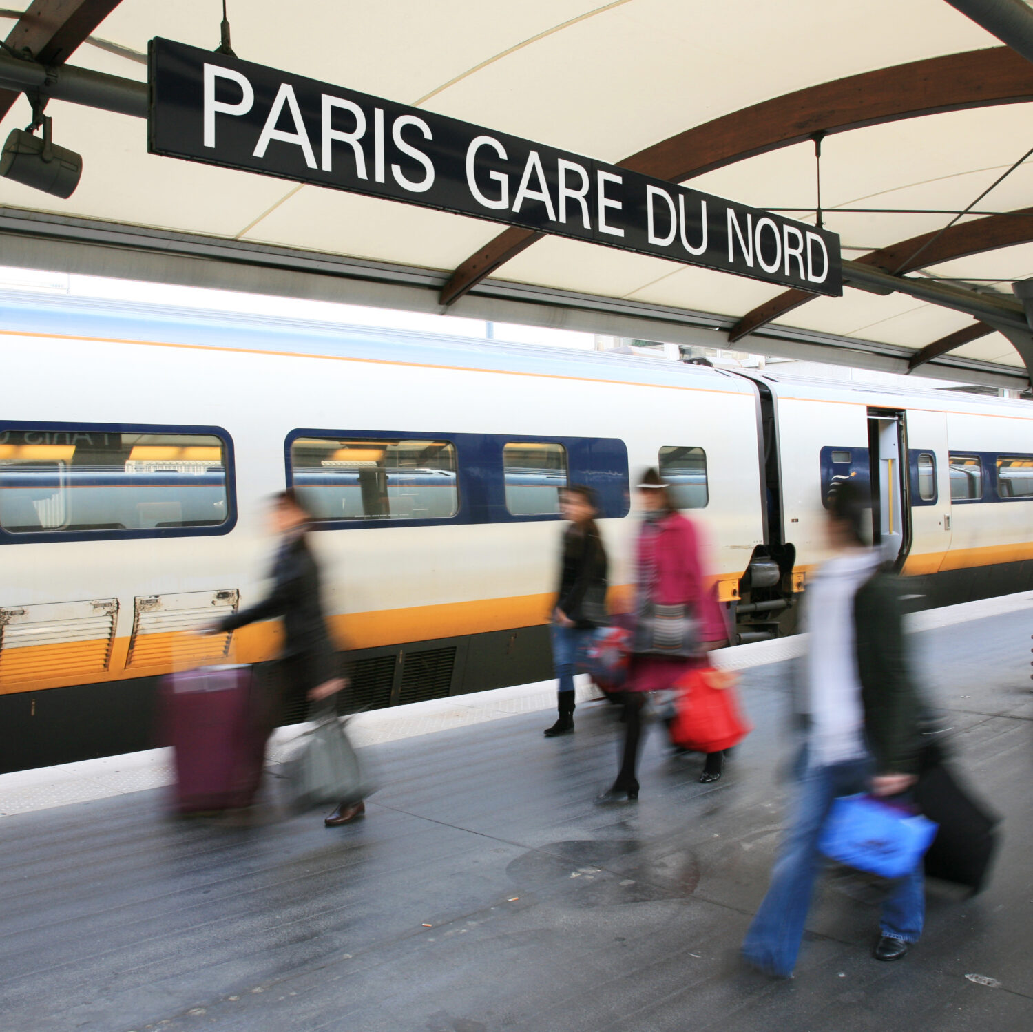 Stazione Nord di Parigi, Gare du Nord, Francia.  Servono circa 190 milioni all'anno, la stazione ferroviaria più trafficata d'Europa.  