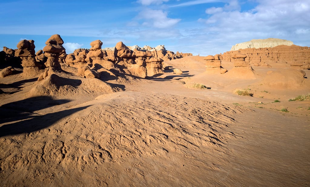 Glorioso Goblin Valley State Park in una calda giornata estiva nello Utah