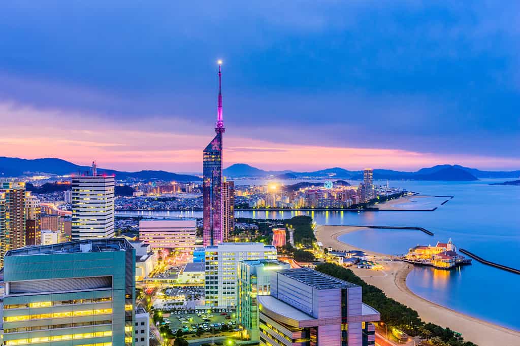 Fukuoka, Giappone, skyline del centro città.