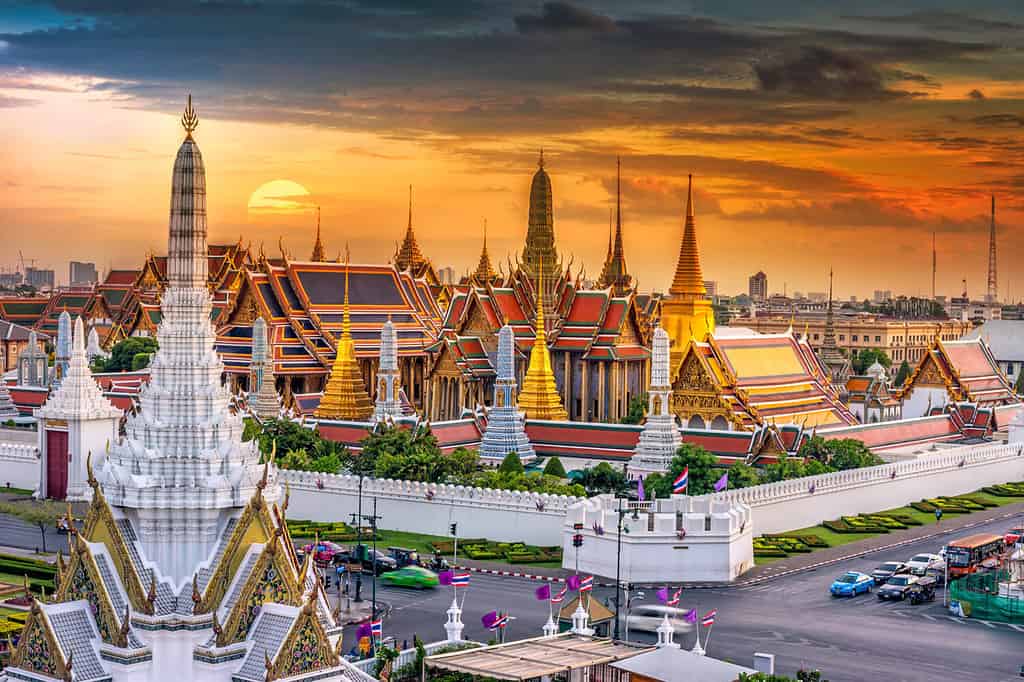 Grand Palace e Wat Phra Keaw al tramonto Bangkok, Tailandia