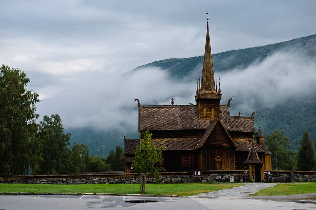 Chiesa in legno di Lom