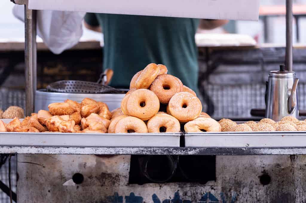 Ciambelle dolci al sidro appena sfornate