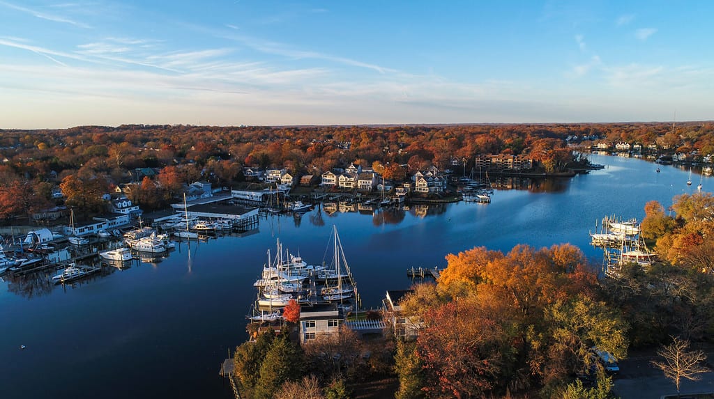 Una veduta aerea della storica Annapolis, situata sulla baia di Chesapeake, durante una mattina di inizio novembre.