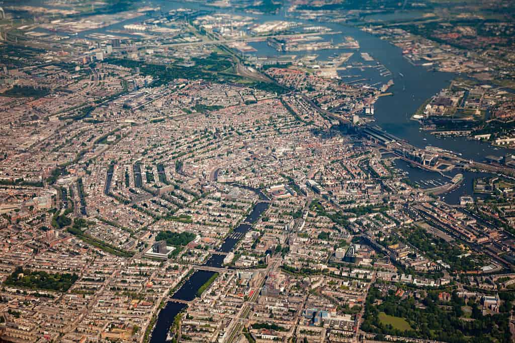 Centro della città di Amsterdam dal cielo (foto aerea)