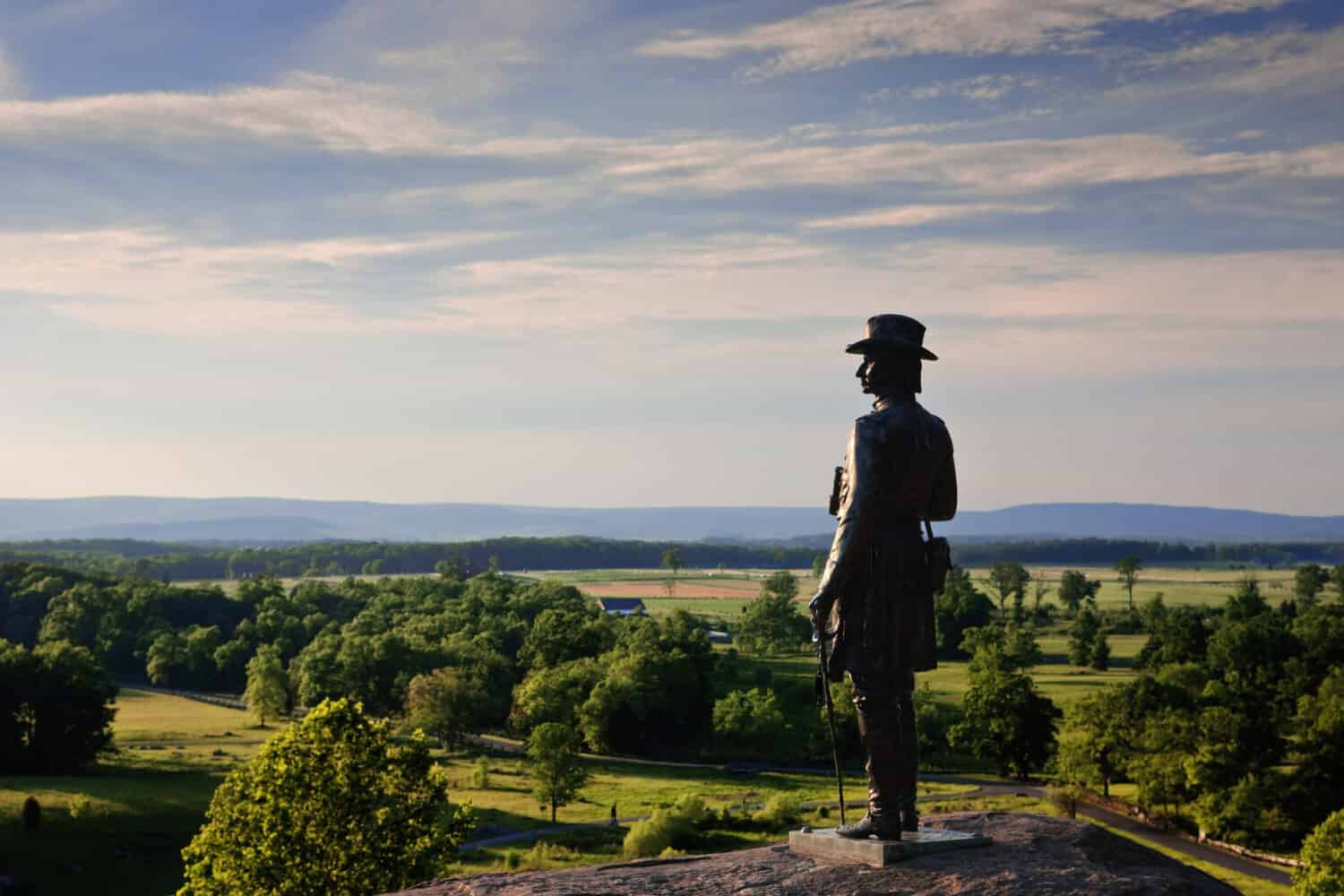La statua del generale GK Warren a Little Round Top, campo di battaglia di Gettysburg