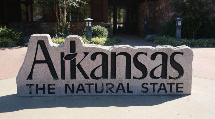 L'Arkansas offre opportunità di caccia e pesca per residenti e non residenti.