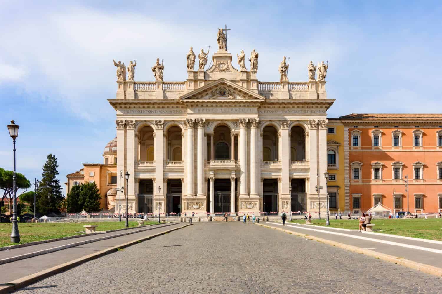 Basilica Lateranense (Arcibasilica cattedrale del Santissimo Salvatore e dei Santi Giovanni Battista ed Giovanni Evangelista in Laterano) a Roma, Italia