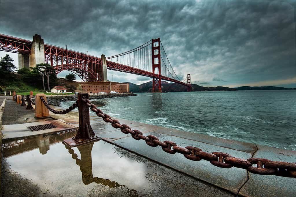 Golden Gate Bridge dopo la pioggia