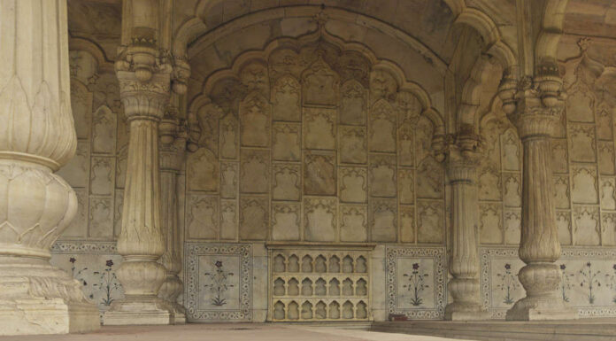 edificio dell'era moghul all'interno del sito patrimonio mondiale dell'unesco, forte rosso, vecchia delhi, india