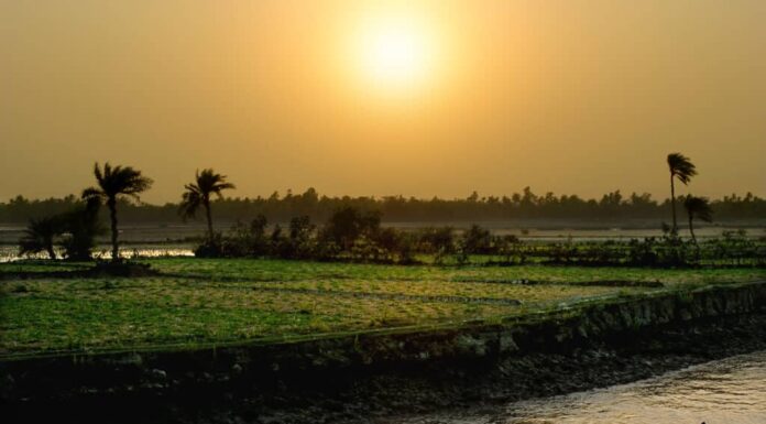 Il fiume Gange al tramonto