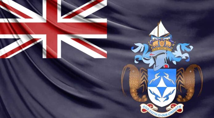 Bandiera realistica di Tristan da Cunha sulla superficie ondulata del tessuto