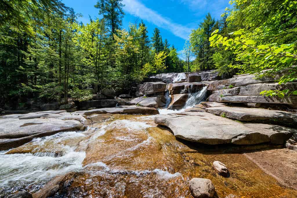 I Bagni di Diana, una serie di piccole cascate nelle White Mountains del New Hampshire, Stati Uniti.