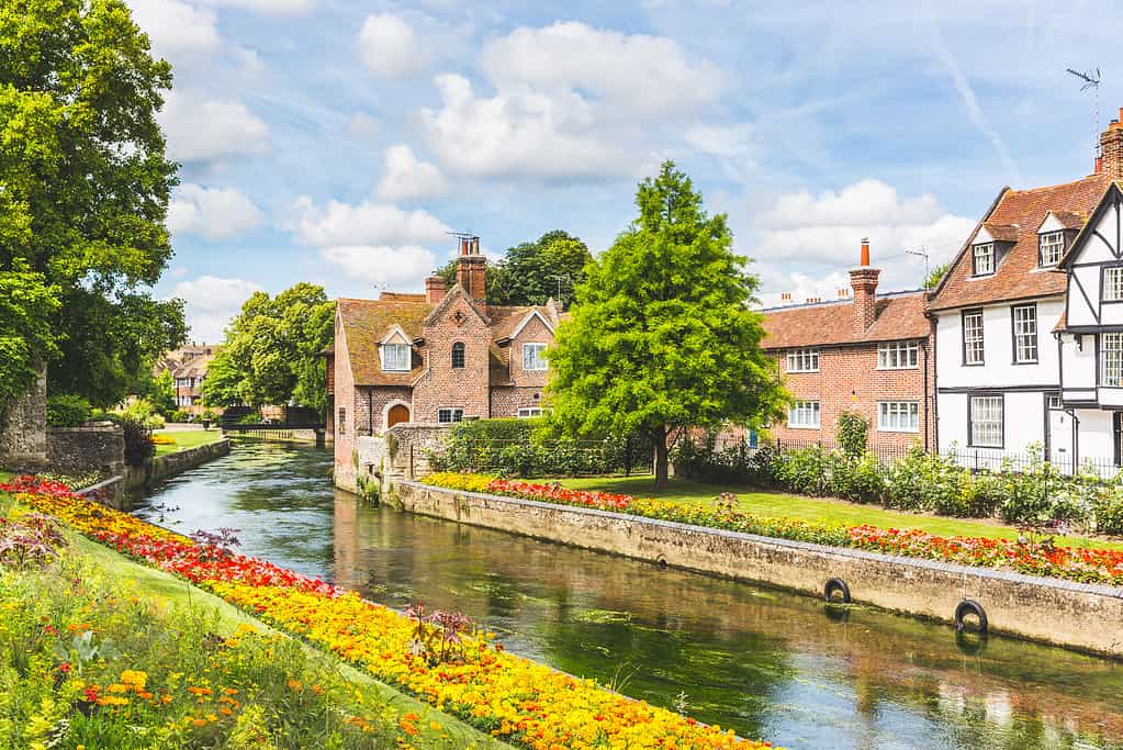 Vista delle case e degli edifici tipici a Canterbury, in Inghilterra