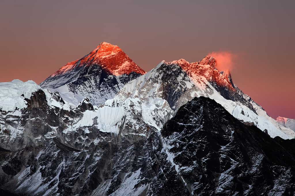 Il monte Everest, Nuptse e Lhotse al tramonto, da Gokyo Ri, Nepal Himalaya