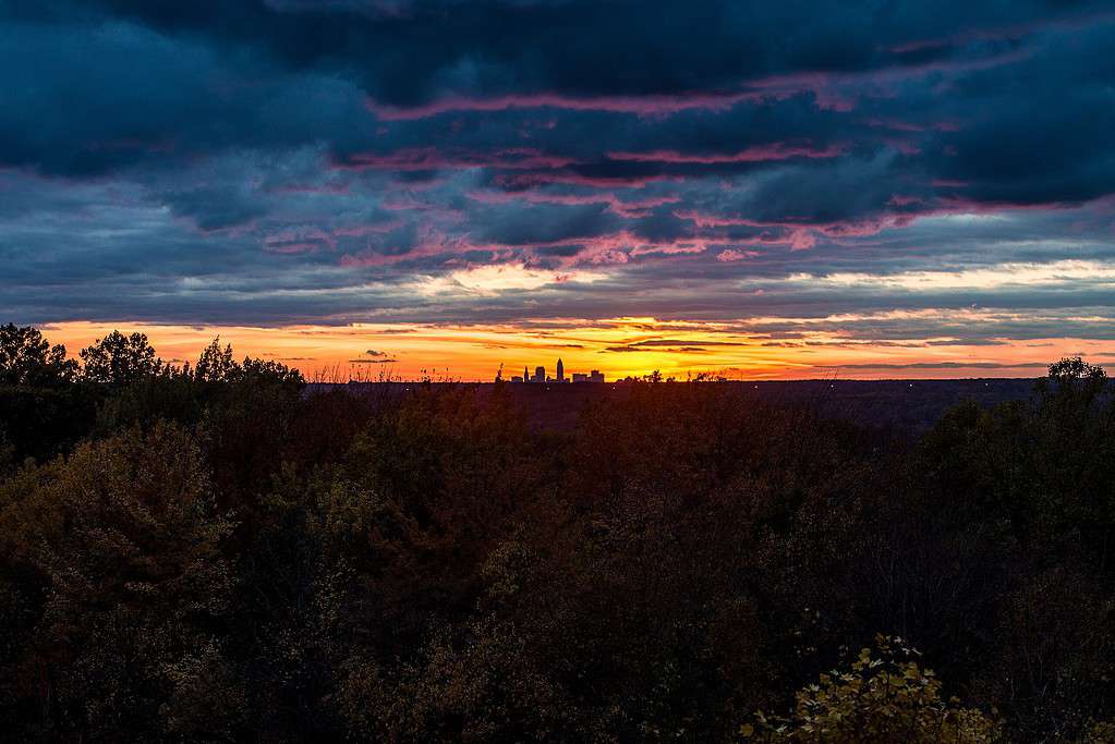 Skyline del centro di Cleveland dalla riserva Chapin Forest.